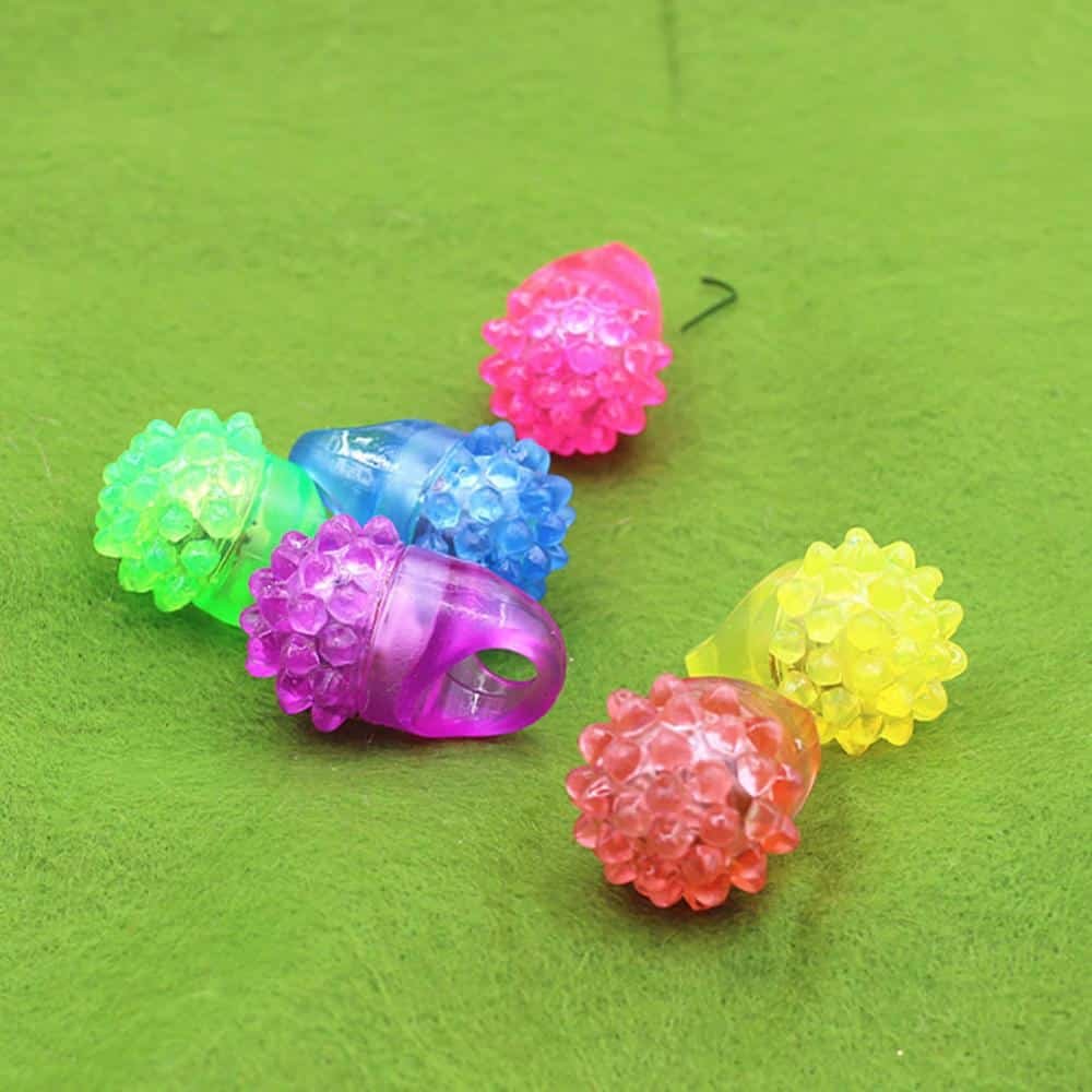 1pc Led Flashing Strawberry Rings LED Finger Ring Luminous Event Party Glowing Ring Xmas Birthday Wedding Kids Jewelry Rings To
