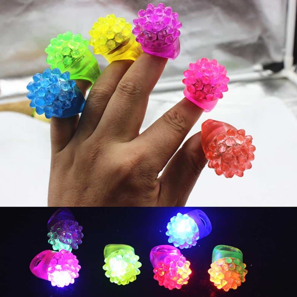 1pc Led Flashing Strawberry Rings LED Finger Ring Luminous Event Party Glowing Ring Xmas Birthday Wedding Kids Jewelry Rings To