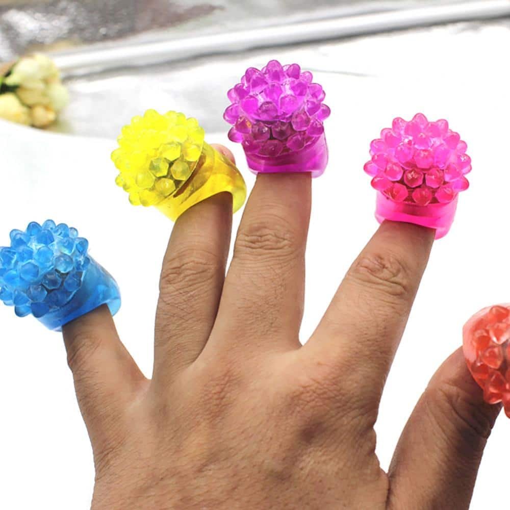 1pc Led Flashing Strawberry Rings LED Finger Ring Luminous Event Party Glowing Ring Xmas Birthday Wedding Kids Jewelry Rings To
