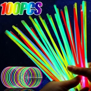 Leuchtende bunte Glowsticks, fluoreszierend, leuchtend im Dunkeln, DIY-Armband und Halskette, Glowsticks für Geburtstags-, Hochzeits- und Partydekoration.